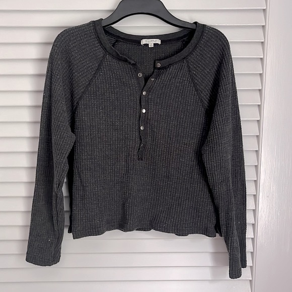 Z Supply Devon Thermal Waffle Henley Shirt in Gray Black - Picture 2 of 3